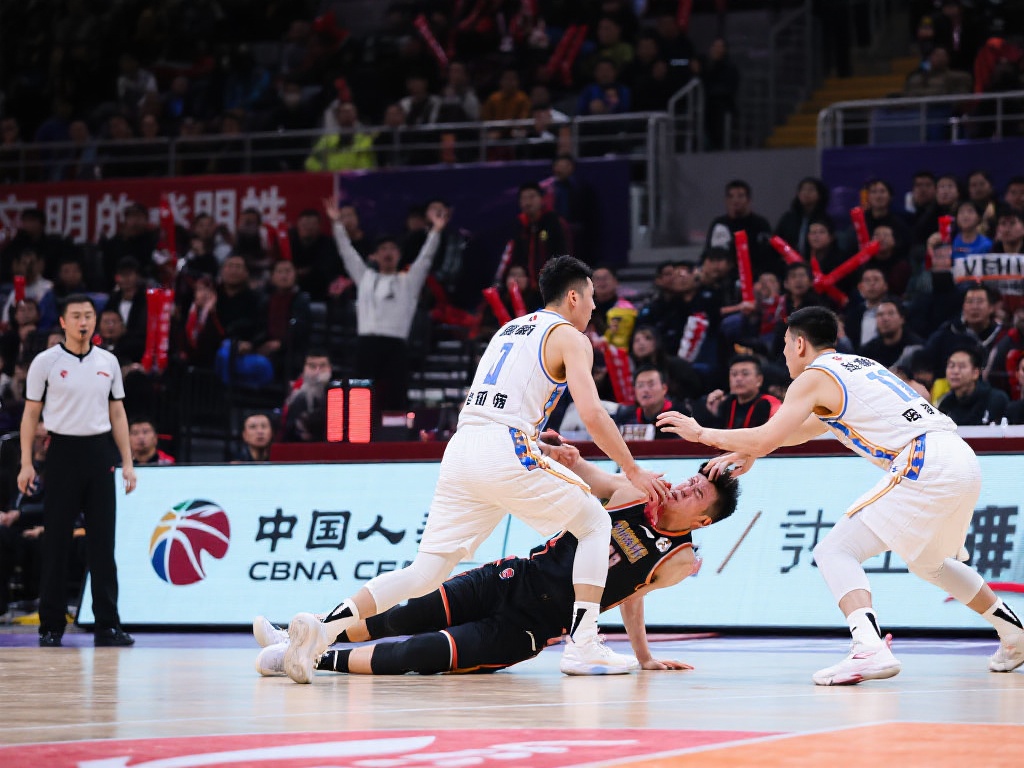 姚明在CBA历史得分排行榜上的地位